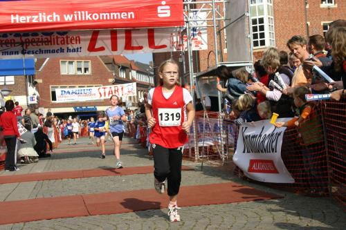 Mit einem tollen Endspurt sicherte sich Ricarda Hemsing beim 15. Coesfelder Citylauf den zweiten Platz. (Foto: pb)