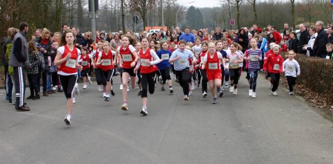 Start der Mädchen über 1,2 km