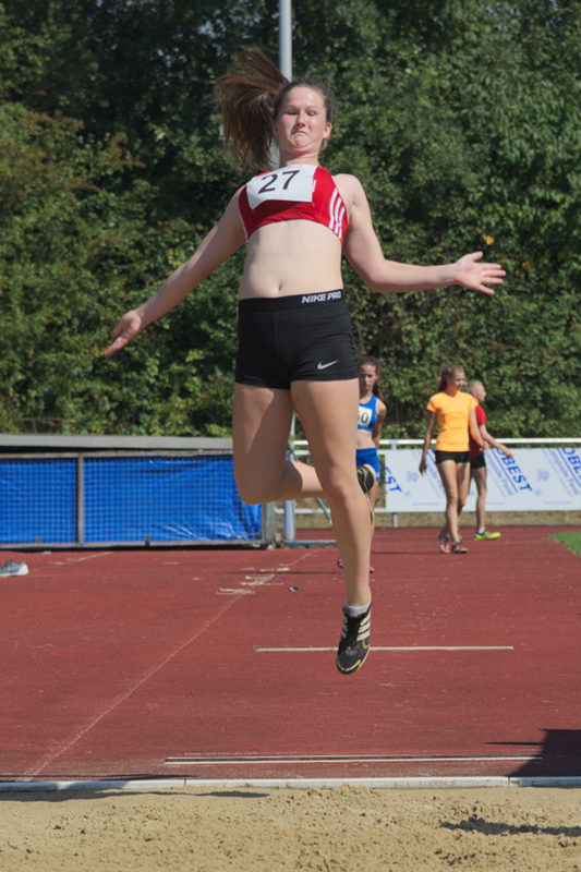 Unsere Werferin Jana Riermann nutzte die Gelegenheit mal wieder im Weitsprung aktiv zu sein. Mit sehr guten 4,96m gewann sie den Wettkampf der W15.