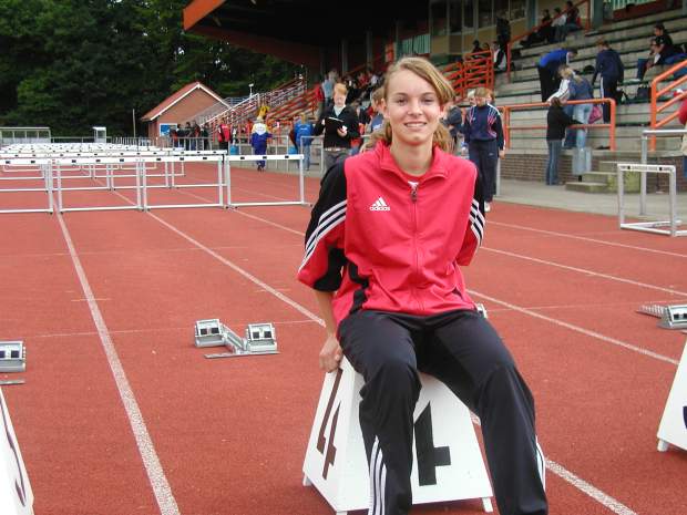 Sarah Reuter scheint für die Westfälischen Mehrkampfmeisterschaften in Bad Oeyhnhausen gerüstet. Bei der Generalprobe im Jahnstadion in Rheine schaffte sie unter anderem persönliche Bestleistung im Hürdenlauf.