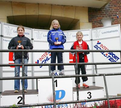 Wie im Vorjahr schaffte auch dieses Jahr Henrike Weiser den Sprung auf die Rathaustreppe in Coesfeld.