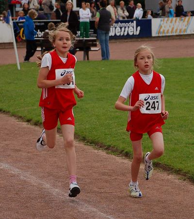 Maike und Carla im Gleichschritt zum Ziel