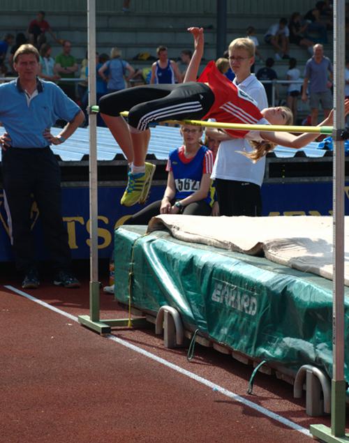 Saubere Brücke über die 1,39m. Auch beim Hochsprung lief es in diesem Jahr mit übersprungenen 1,39m und dem vierten Platz sehr viel besser.