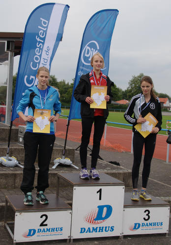 Ihre erste Kreismeisterschaft gewann Kerstin Schulze Kalthoff. Die 15jährige Osterwickerin besaß im 800 Meterlauf die besten Reserven und siegte am Ende souverän.