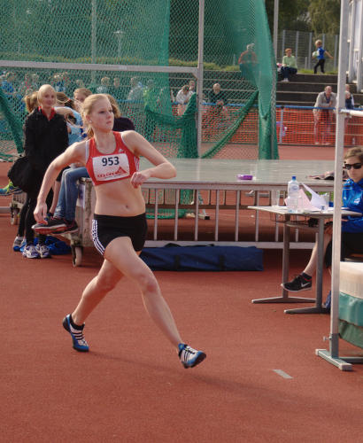 Eher Weitsprung als Hochsprung. Der Anlauf passte diesmal nicht so gut bei Nadine. Mit 'nur' übersprungenen 1,50m gewann sie hier die Vizemeisterschaft der weiblichen U18.