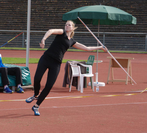 Im Speerwurf belegte Nadine mit 33.45m Platz vier in ihrer Altersklasse.