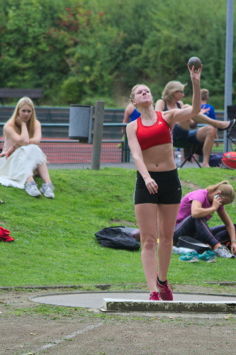Mit 10,28m wurde Nadine Zweite im Kugelstoßen der weiblichen Jugend U20.