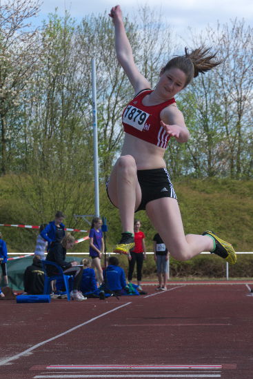 Unsere dynamischste Springerin: Jana Riermann springt auf 4,55m und Platz vier in der W14. Unsere dynamischste Springerin: Jana Riermann springt auf 4,55m und Platz vier in der W14.