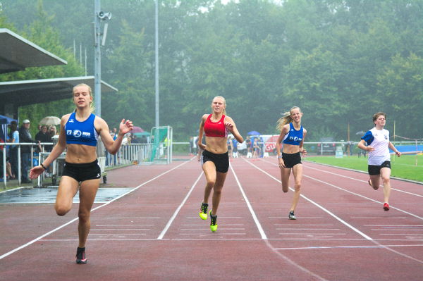 Platz sechs für Larissa Boom mit 14,19 sek über 100m. Platz sechs für Larissa Boom mit 14,19 sek über 100m.