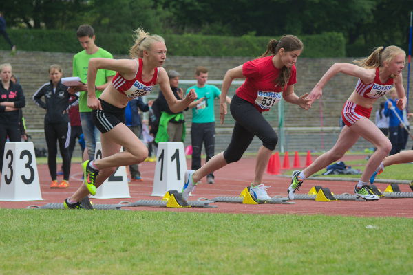 Die letzte aus dem Block war Larissa. Trotzdem kam sie mit 14,09 sek über 100m nahe an ihre Bestleistung heran. Die letzte aus dem Block war Larissa. Trotzdem kam sie mit 14,09 sek über 100m nahe an ihre Bestleistung heran.