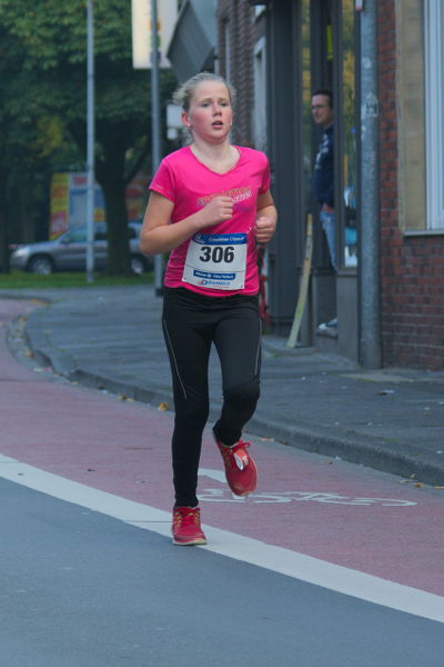 Pia Schulenkorf läuft auf Platz drei in der Altersklasse W11. Pia Schulenkorf läuft auf Platz drei in der Altersklasse W11.