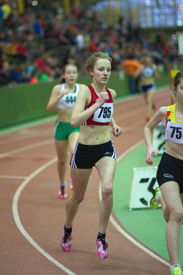 Diesmal ohne lange Warterei konnte Kerstin Schulze Kalthoff ihren 800m Lauf bestreiten. Sie konnte diesmal den Wettkampf der weiblichen U18 mit 2:28,58 min gewinnen und schrammte knapp an einer neuen Bestzeit vorbei.