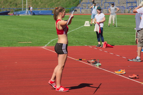 Erste Disziplin für Jana Riermann war der Speerwurf. Wegen der Zeitplanverschiebungen konnte Jana nur drei Würfe machen.