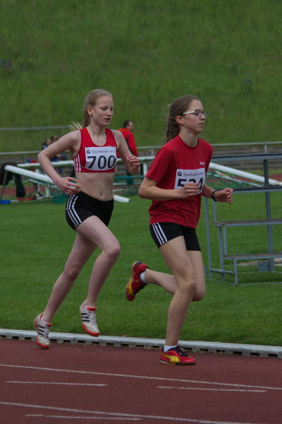 Fenja Telger läuft die 800m in 3:01,55 min.