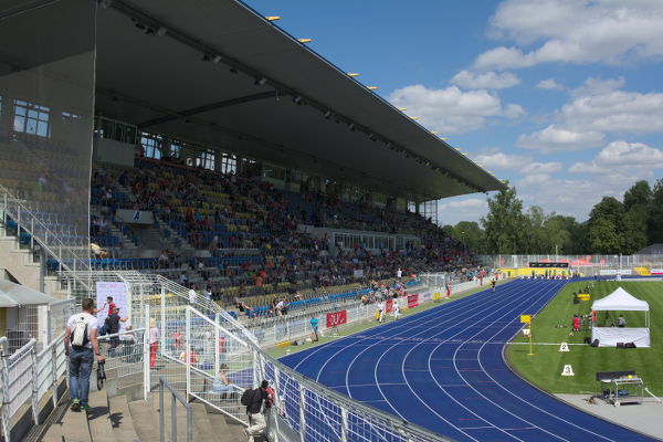 Haupttribüne des Ernst-Abbe Sportfeld in Jena am Freitag Abend.