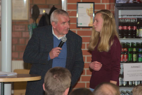 Hmm, 800m Bestzeit von Larissa? Keine Ahnung, ich sprinte je eigentlich immer...