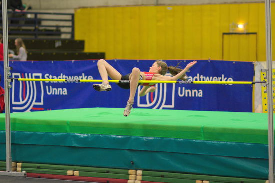 Erster Versuch über 1,28m für Annika Schulze Kalthoff. Es fehlte zum Schluss nur ein Fuß über die Latte. Erster Versuch über 1,28m für Annika Schulze Kalthoff. Es fehlte zum Schluss nur ein Fuß über die Latte.