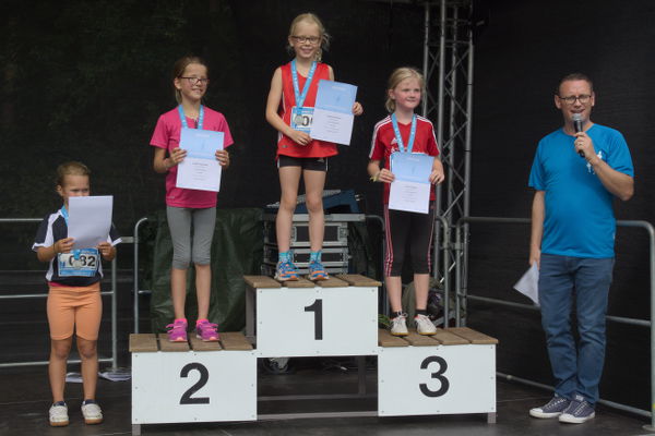 Antonia Reuver gewann die Wertung der W8 im 1,5 km Lauf.