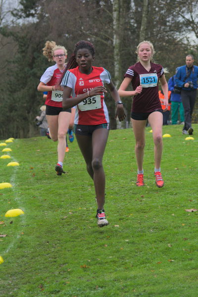 Carla Weiser lief erst ein wenig zurückhaltend. Fand aber immer besser ins Rennen.
