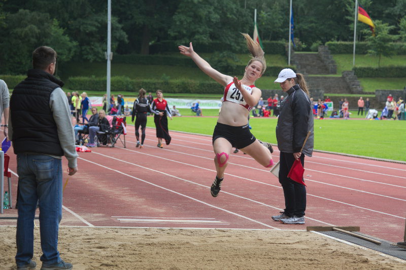 Gewohnt dynamisch in der Luft. Zweimal 4,80 und einmal 4,85 Meter waren fast Zielspringen.