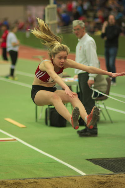 Sprunghaltung ist nicht schlecht. Aber das viele Lauftraining in den letzten Wochen hat doch ein wenig Speed gekostet. Sprunghaltung ist nicht schlecht. Aber das viele Lauftraining in den letzten Wochen hat doch ein wenig Speed gekostet.