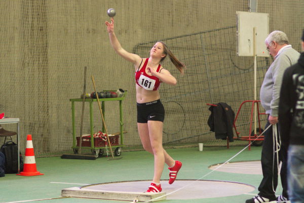 Nicht ganz so stark wie vor 2 Wochen. Doch mit 11.07 m schug Jana diesmal die Belgierin und gewann die W15.