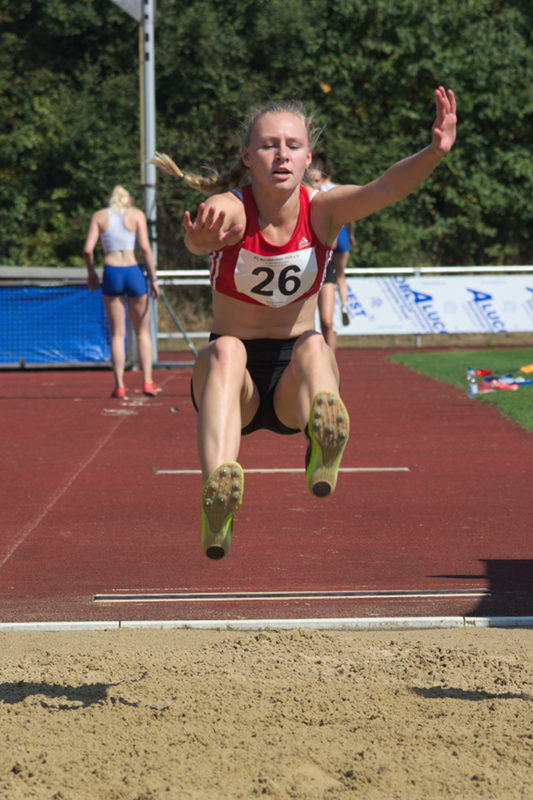 Larissa blieb noch ein wenig unter ihren Möglichkeiten, die sie im Training zeigt. Mit 4,75m holte sie sich trotzdem die Bronzemedaille in der W15.