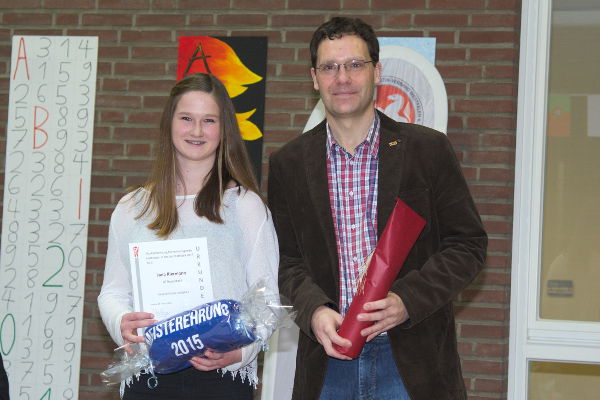 Jana Riermann mit Trainer Ingo Röschenkemper bei der Kreisehrung. Jana Riermann mit Trainer Ingo Röschenkemper bei der Kreisehrung.