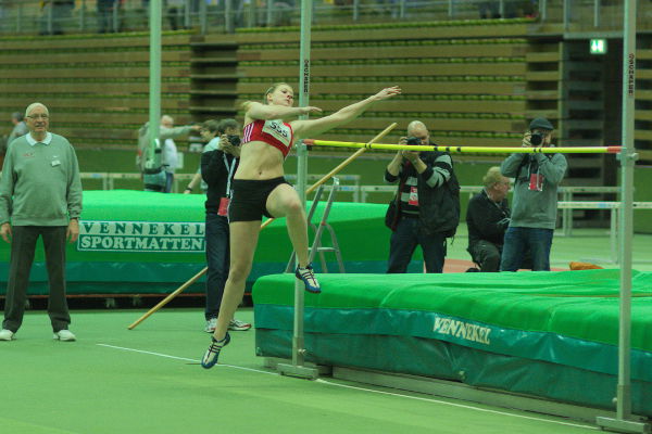 Nicht zufrieden war Nadine Thiemann mit ihrem Hochsprungwettkampf. Sprang sie vor zwei Wochen noch 1,62m scheiterte sie diesmal schon an 1,56m. Man sieht: Ich war nicht der einzige Fotograf bei den Meisterschaften.