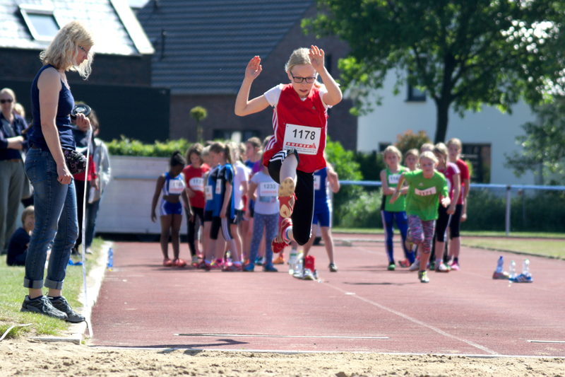 Mit 3,60m gelang Antonia die zweitgrößte Weite im Dreikampf der W10.