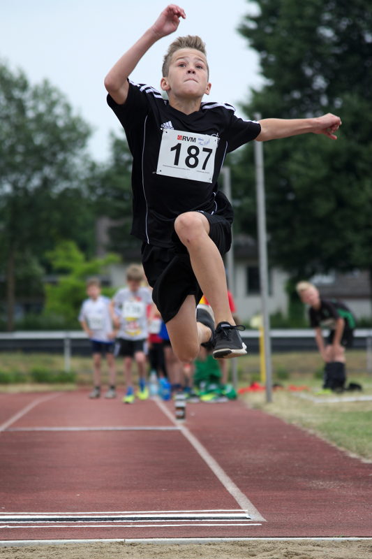 Mit 3,97m sprang Erik Bäumer mehr als 80 cm weiter als der Zweitplatzierte