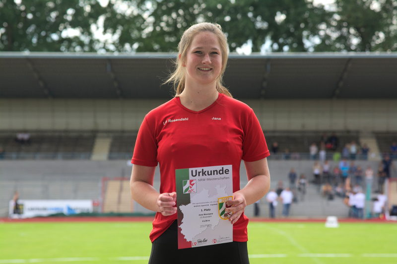 Jana Riermann holt sich nach dem Westfalenpferdchen auch das NRW-Abzeichen in Gold