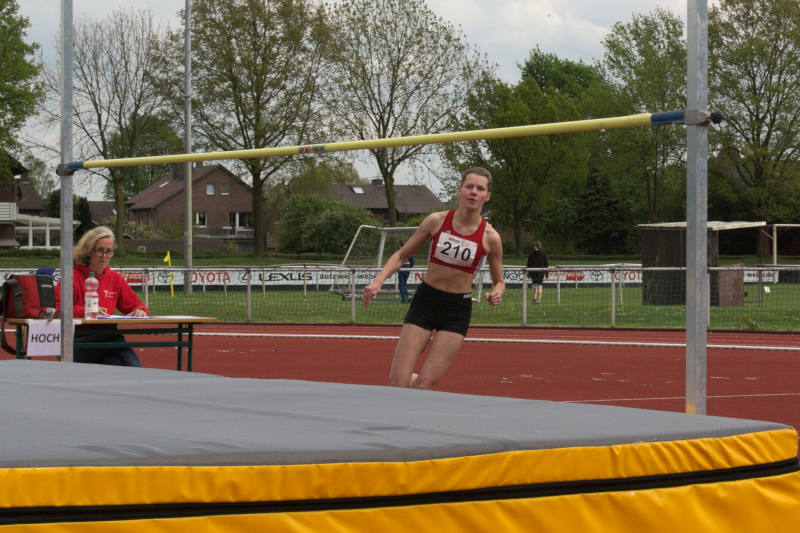 Der Kurvenlauf hat sich bei Annika schon stark verbessert. Mit 1,58m springt sie die höchste Höhe im Block Sprint/Sprung der W14.