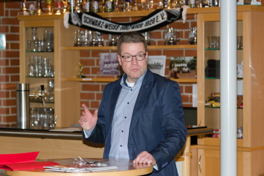 Wie in fast jedem Jahr nimmt auch in diesem Jahr wieder unser Bürgermeister Christoph Gottheil an unserer Ehrung teil. Wie in fast jedem Jahr nimmt auch in diesem Jahr wieder unser Bürgermeister Christoph Gottheil an unserer Ehrung teil.