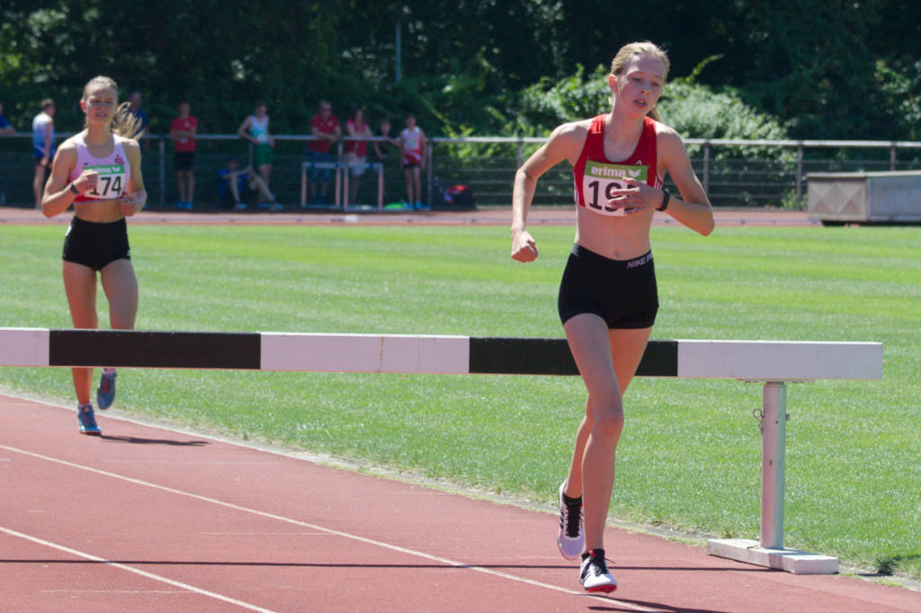 Kämpfen bis zum letzten Hindernis - Lisa Kerkhoff auf den letzten 250 m zum Ziel.