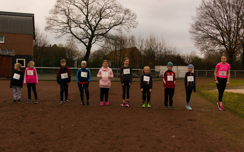 Start frei für unsere zehn Läuferinnen und Läufer, die am Nikolauslauf teilnhemen wollten.