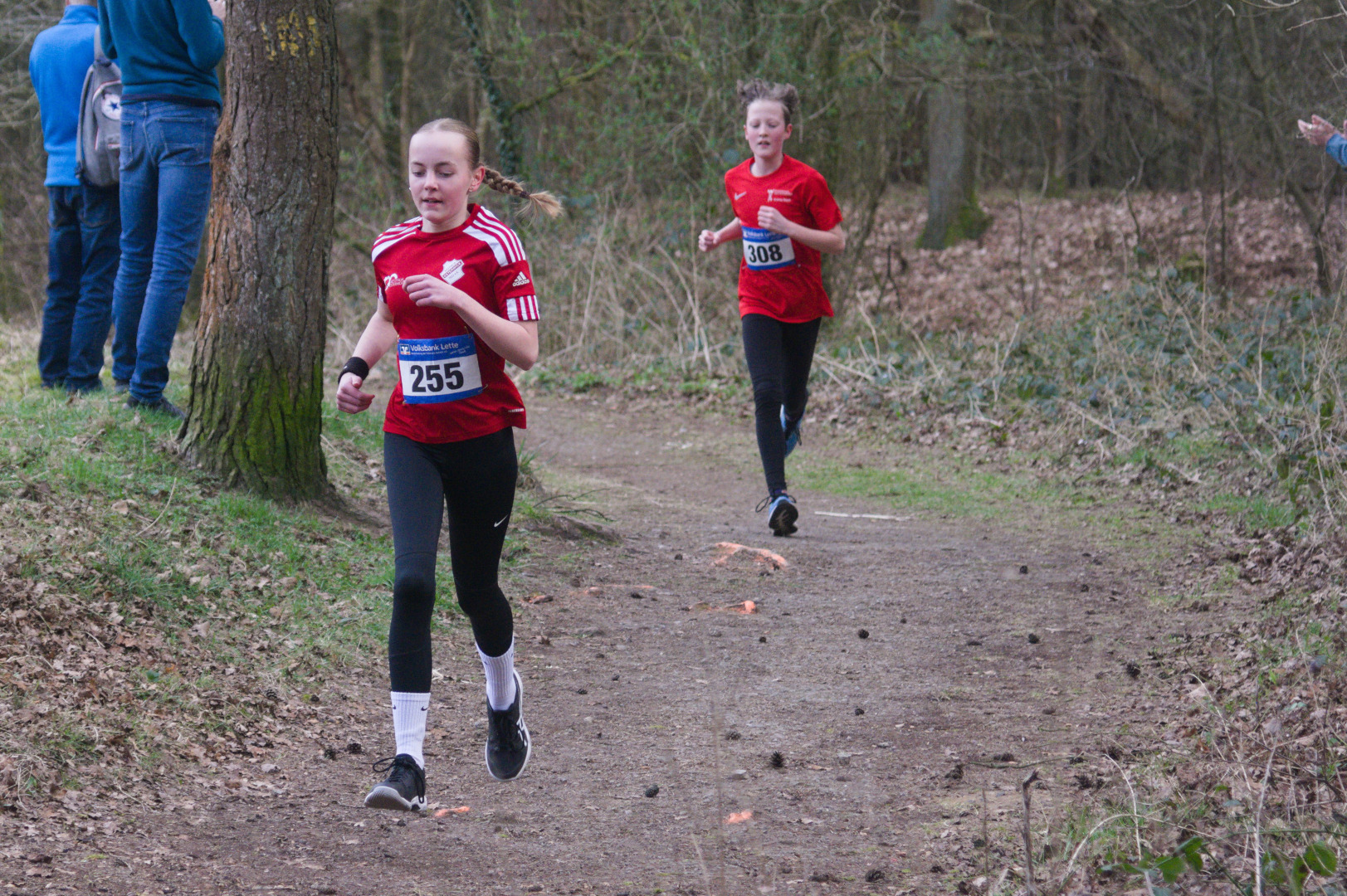 Im gleichen Lauf lief Maya Rösmann auf einen guten siebten Platz in der W12.