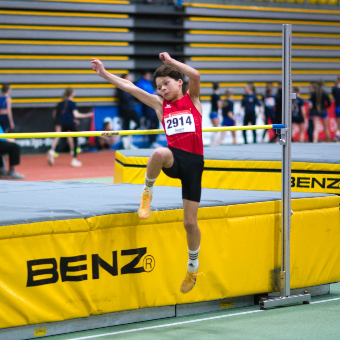 Direkt im ersten Versuch überquerte Louis heute die 1,42 m