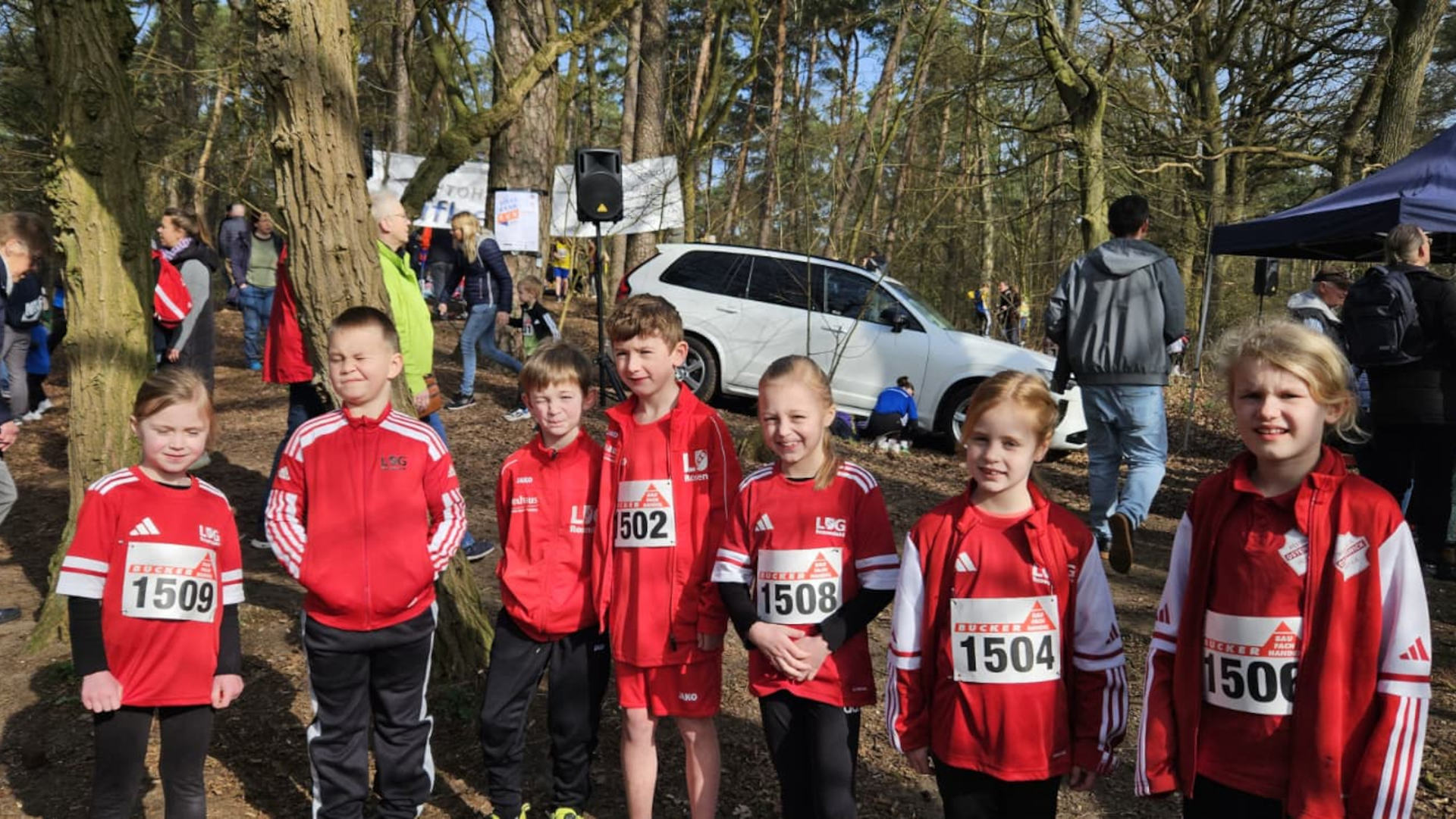 Flöhe hüten ist einfacher. Mecky Galle kümmerte sich beim Heidleauf um die U10-Nachwuchstruppe
