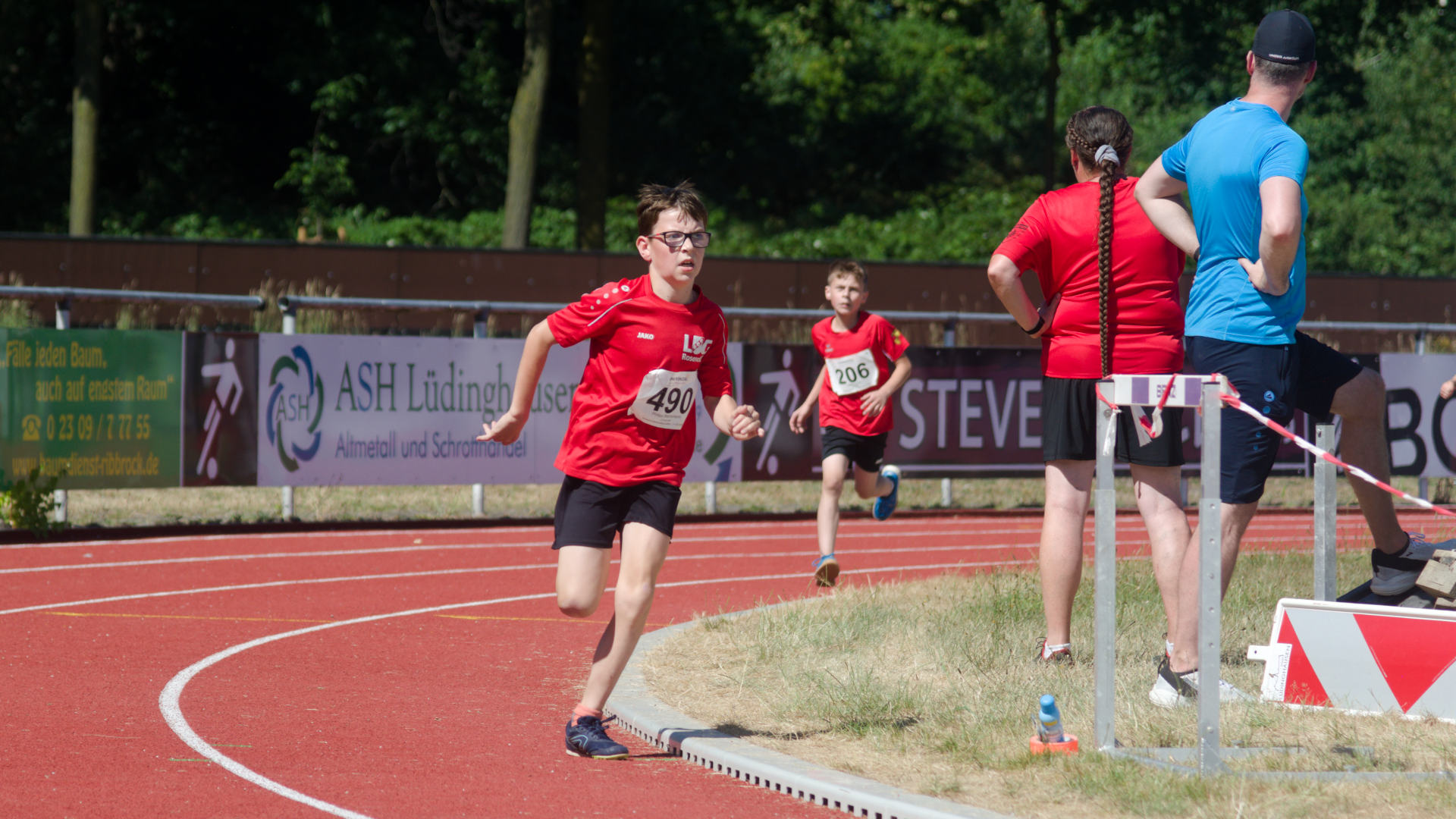 Endspurt für Philipp im 800m-Rennen der Jungen M10.