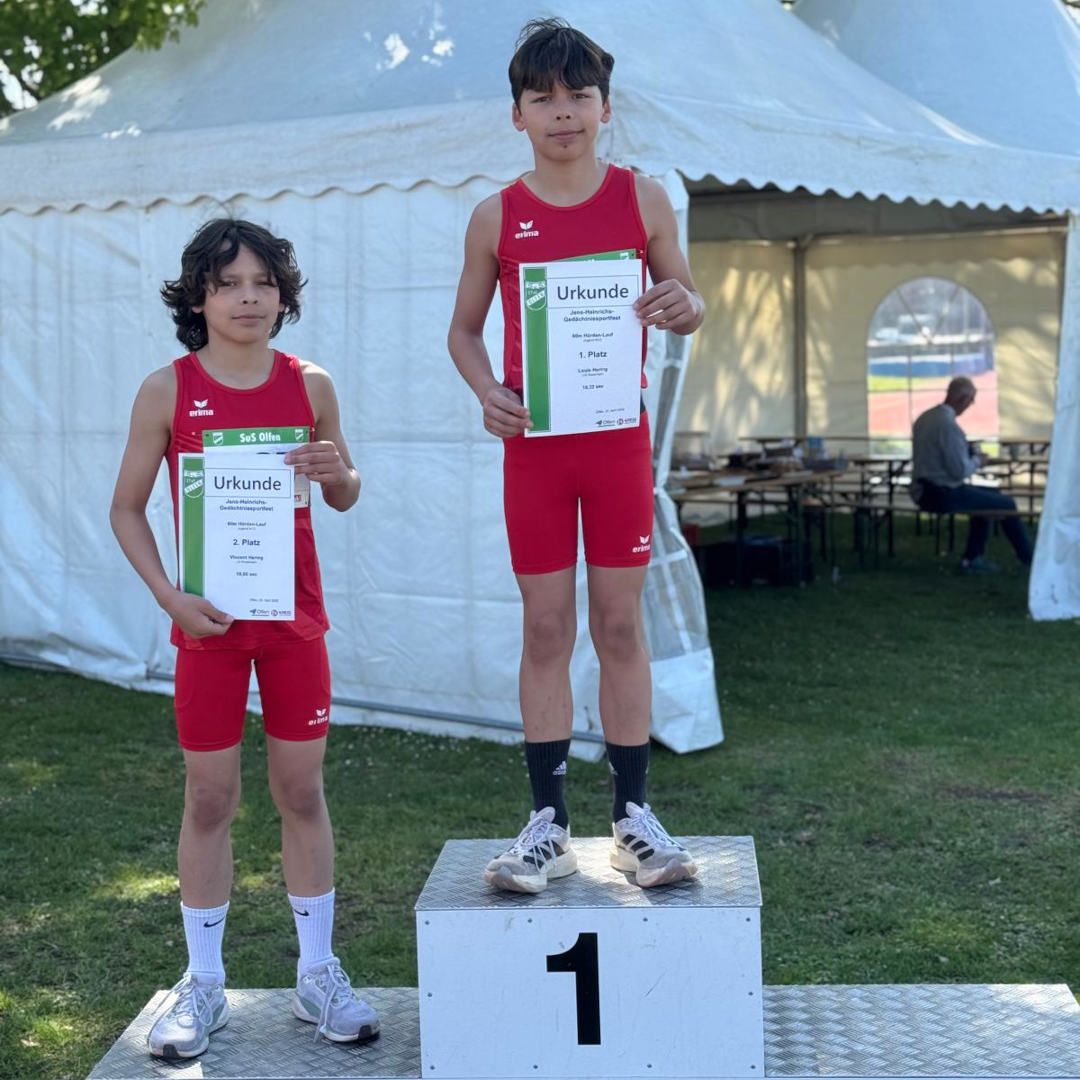 Siegerehrung über die 60m Hürden für Vincent und Louis