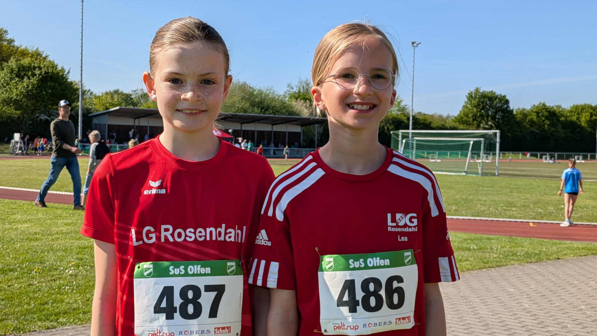 Grund zur Freude hatten Mailin Pöpping und Lea HÜßler über ihre Bestleistungen in Olfen